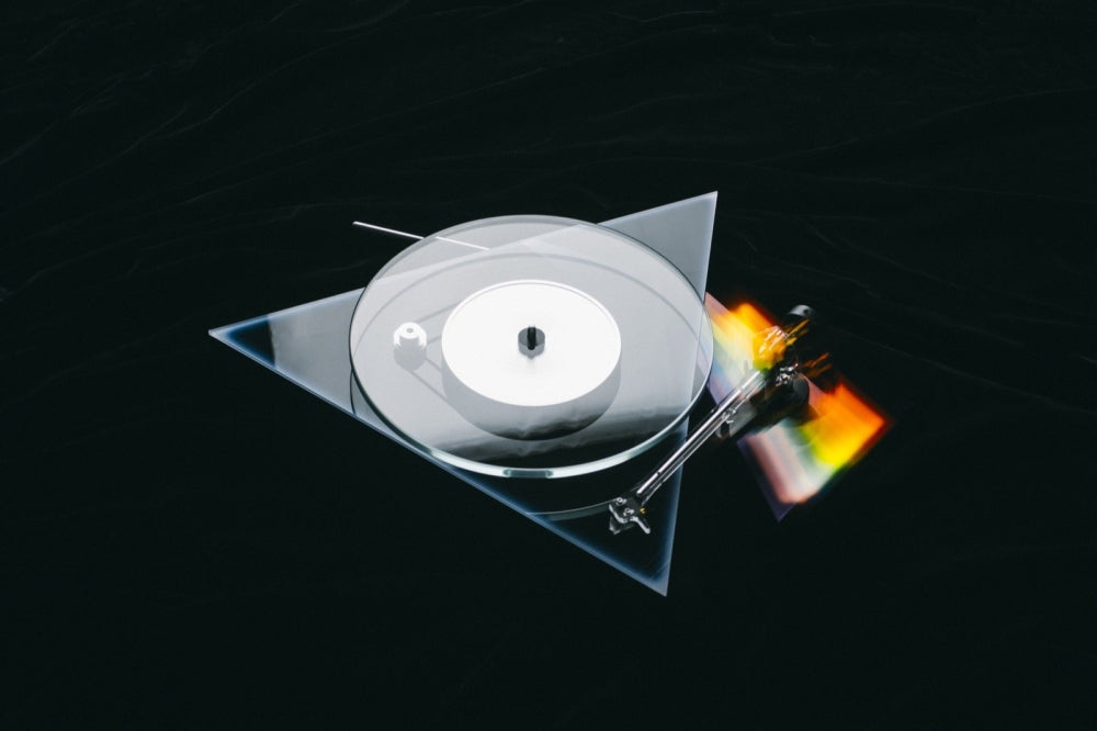 Pro-Ject DARK SIDE OF THE MOON. Ikonischer HighEnd-Plattenspieler zum Jubiläum des Albums #1