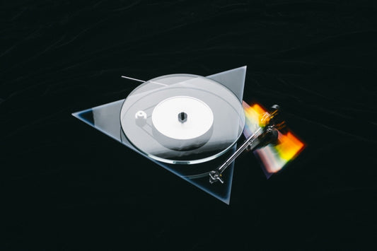 Pro-Ject DARK SIDE OF THE MOON. Ikonischer HighEnd-Plattenspieler zum Jubiläum des Albums #1