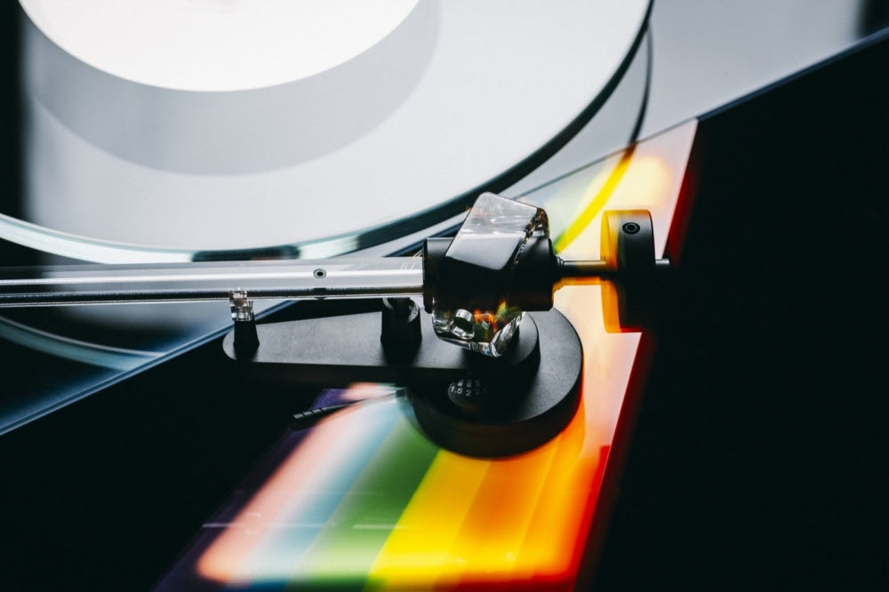 Pro-Ject DARK SIDE OF THE MOON. Ikonischer HighEnd-Plattenspieler zum Jubiläum des Albums #2
