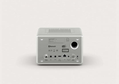 Sonoro Elite. Das wohlklingende All-In-One Gerät in vielen Designs. Mehr als ein "Radiowecker"! — Silber hochglanz - Silber