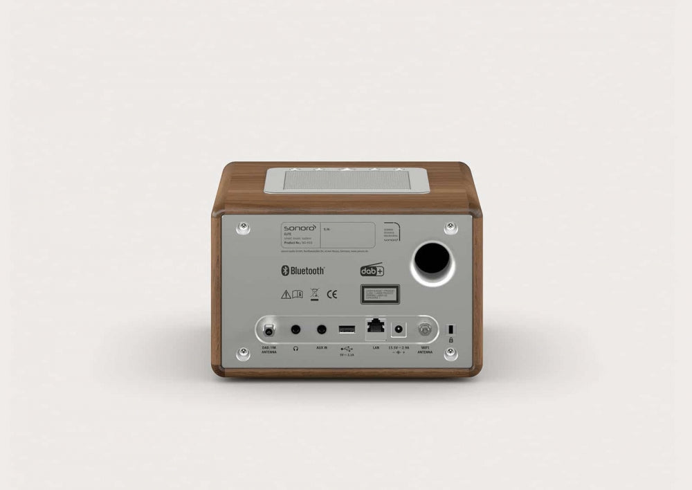Sonoro Elite. Das wohlklingende All-In-One Gerät in vielen Designs. Mehr als ein "Radiowecker"! — Walnuß - silber